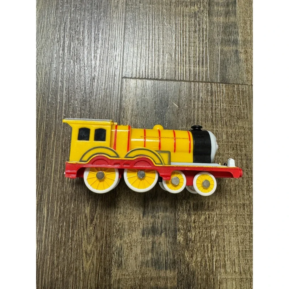 Thomas & Friends TrackMaster Molly Yellow Engine HiT Toy Company 2006 Motorized
